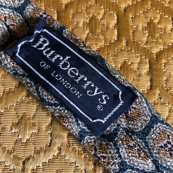 Burberrys Men's Vintage 100% Silk Tie - Picture 6 of 7